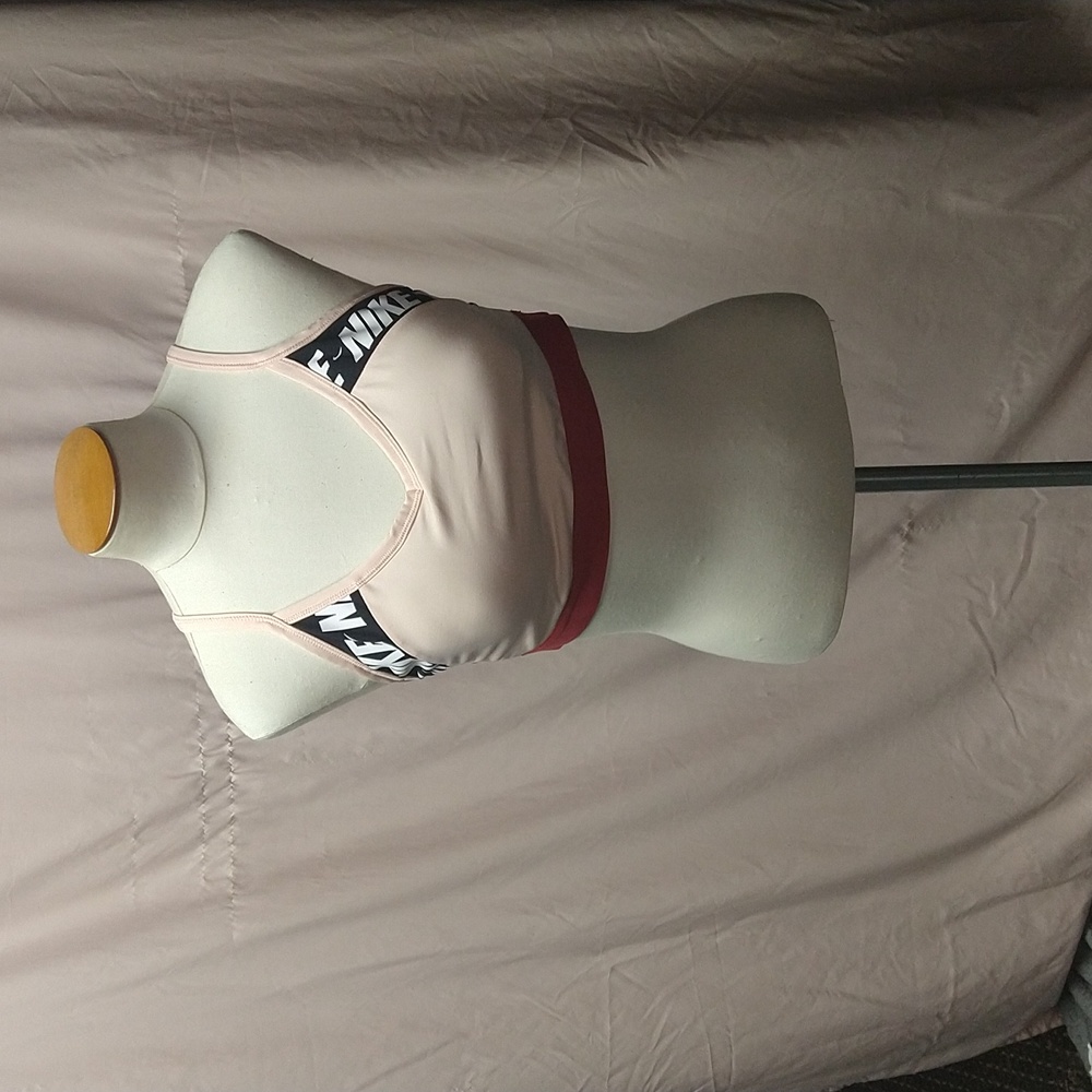 Nike DRI fit size XL sports bra